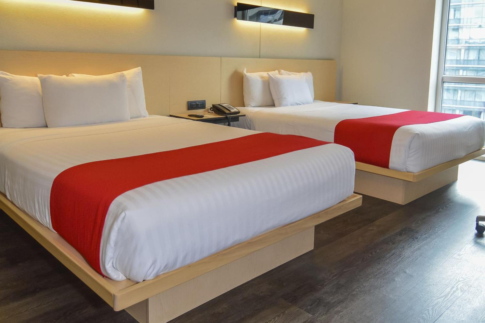 City Express Plus By Marriott Medellin Colombia Exterior photo
