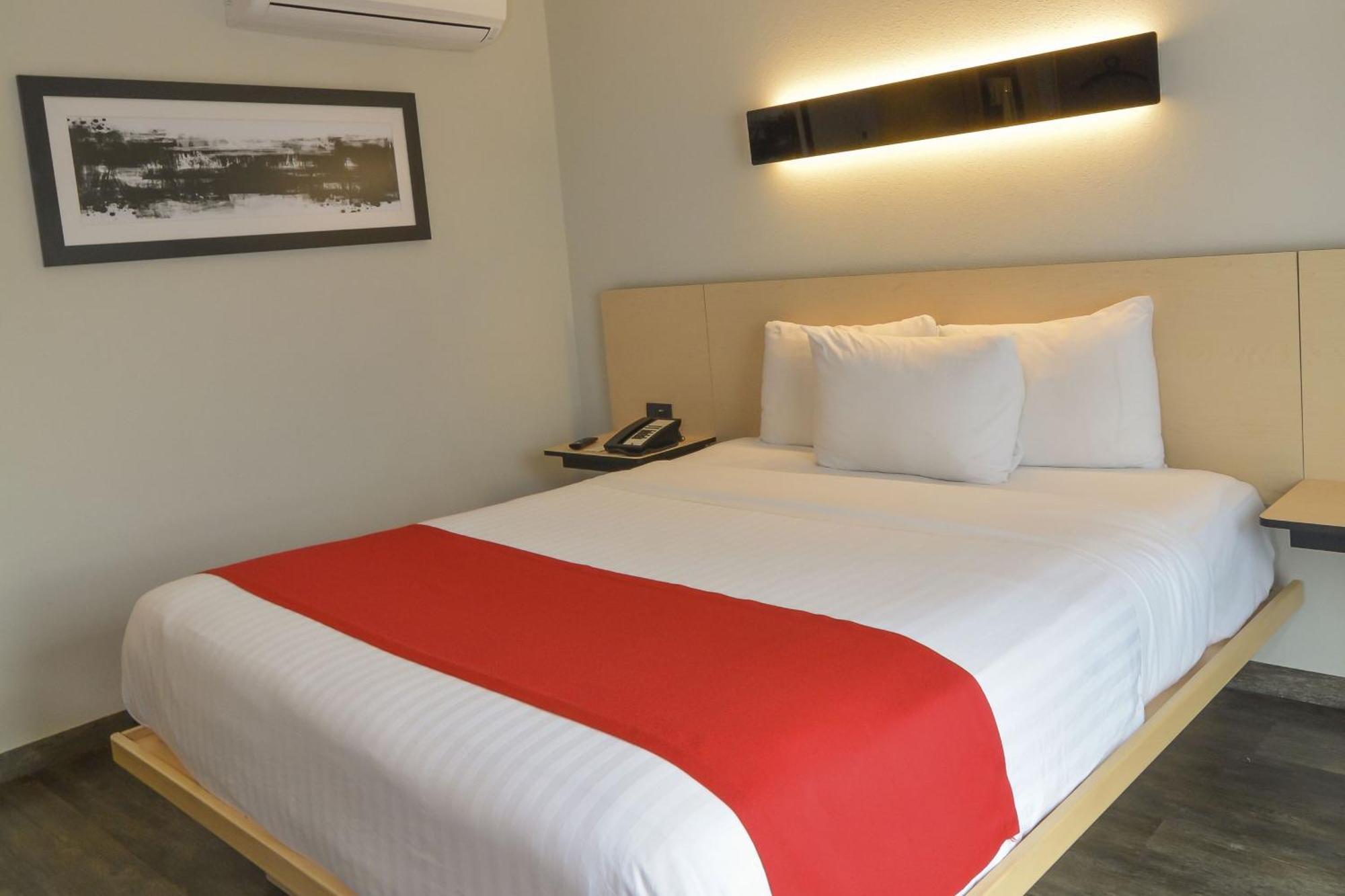City Express Plus By Marriott Medellin Colombia Exterior photo